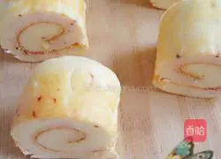 Illustration of how to make red yeast cake roll 11