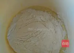 Illustration of how to make chiffon cake 7