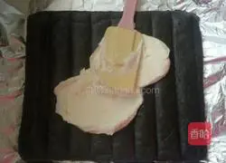 Bamboo Charcoal Bean Cake Roll Recipe Illustration 15