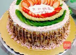 Illustration of how to make homemade eight-inch chiffon birthday cake 4