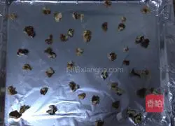 Chocolate Walnut Cake Roll Recipe Illustration 3