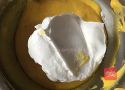 Illustration of how to make eight-inch chiffon cake 12
