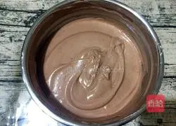 Illustration of how to make eight-inch cocoa chiffon cake 11