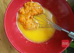 Pumpkin Chiffon Cake Recipe Illustration 4