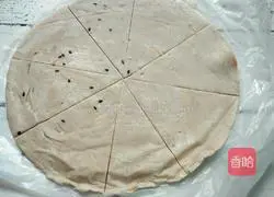 Ham sausage hand cake Illustration of rolling method 5