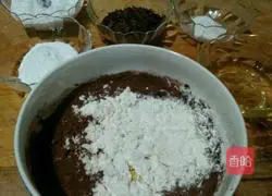 Black Forest Swiss Cake Roll Recipe Illustration 2