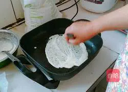 Illustration of how to make pepper leaf pancakes 2
