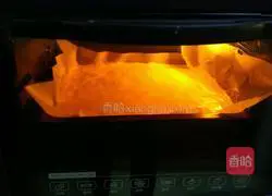 Illustration of how to make raisin cake rolls 18