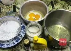 Illustration of how to make 8-inch chiffon cake 1