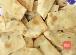 Illustration of how to make scallion pancakes 7