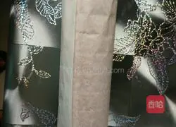 Illustration of how to make red yeast powder jam cake roll 13