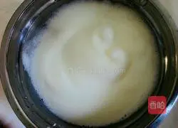 Illustration of how to make four-inch chiffon cake 5