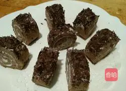 Black Forest Swiss Cake Roll Recipe Illustration 9