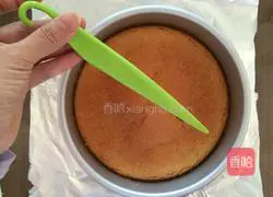 Illustration of how to make 8-inch chiffon cake 17