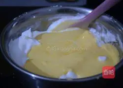 Illustration of how to make chiffon cake 11