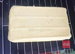 Strawberry Cake Roll Recipe Illustration 8