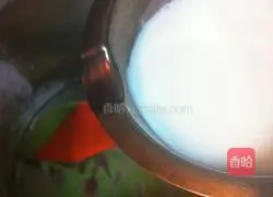 Honey Bean Matcha Red Velvet Cake Roll Recipe Illustration 17