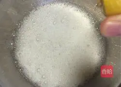 Illustration of how to make eight-inch chiffon cake 7