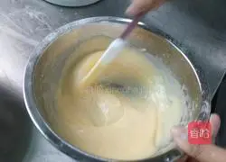 Illustration of how to make chiffon cake 1