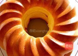 Illustration of how to make hollow chiffon cake 11