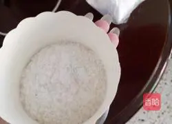 Illustration of how to make coconut biscuits 4