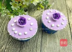 Illustration of homemade sugar-covered fondant cake 14