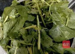 6-inch spinach Illustration of how to make chiffon cake 1