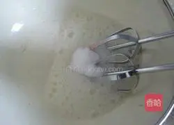 Illustration of how to make eight-inch cocoa chiffon cake 5