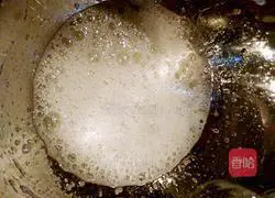 Illustration of how to make eight-inch chiffon cake 6