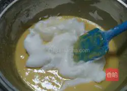 Illustration of how to make cream strawberry cake roll 5