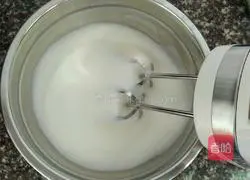 Illustration of how to make six-inch chiffon cake (plain flour version) 6