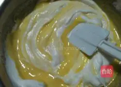 Illustration of how to make chiffon cake 8