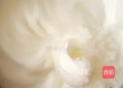 Illustration of how to make six-inch chiffon cake 8