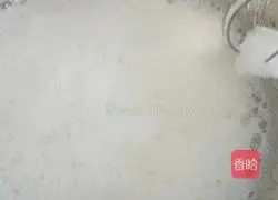 Illustration of how to make dried cranberry cake rolls 8