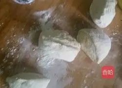 Illustration of how to make scallion pancakes 3