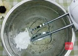 Cranberry Matcha Cake Roll Recipe Illustration 11