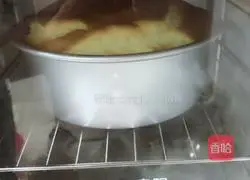 Illustration of how to make chiffon cake 12