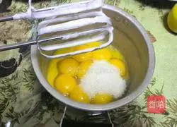 Illustration of how to make chiffon cake square mold 5