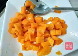 Illustration of how to make mango crisp 1