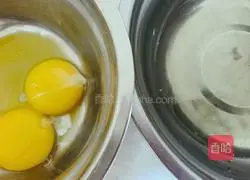 Illustration of how to make four-inch chiffon cake 1