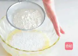 Chocolate Strawberry Cake Roll Recipe Illustration 4