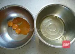 Illustration of how to make meat floss cake rolls 1