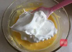 Illustration of how to make orange cake roll 11