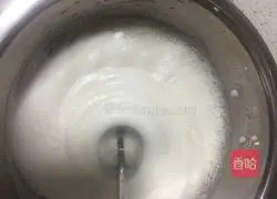 Illustration of how to make chive and meat floss cake rolls 6