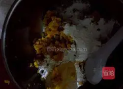 Illustration of how to make sweet potato cakes 3