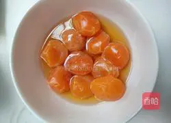 Illustration of how to make egg yolk cake 3