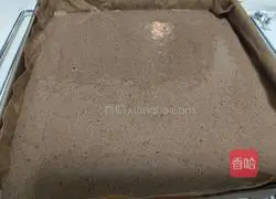 Illustration of how to make chocolate cream cake roll 9