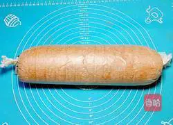 Illustration of how to make cream strawberry cake roll 16