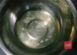 Illustration of making beef floss cake roll 2