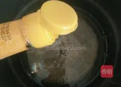 Illustration of how to make cream cake roll 6